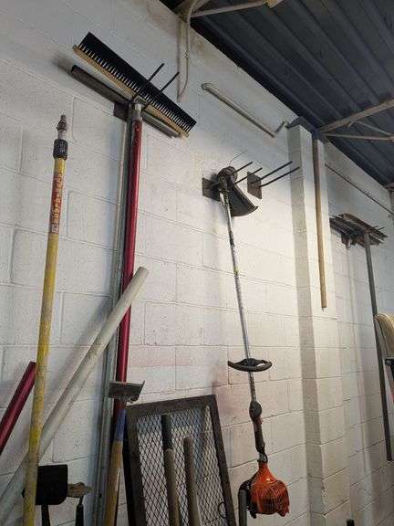 Echo SRM 225 Weedeater, Industrial hand tools and misc.
