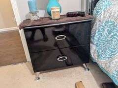 4 piece Ashley furniture queen size bedroom set