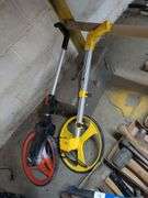 2 Measuring wheels and toolbox