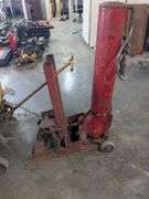 Contractor lift duct jack