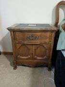5 piece king size Bassett furniture set