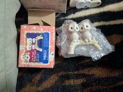 6 Precious moments figurines