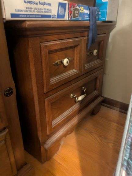 Bedside table (24" x 24" x 16") image
