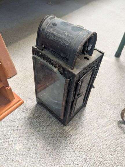 1914 Model T Ford lantern image