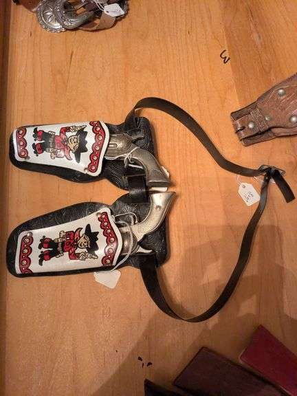 2 Hubley Gabriel Pony Boy pistols  w/2 holsters and belt image