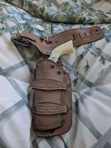 Hubley Gabriel Pony Boy cap pistol with leather holster image