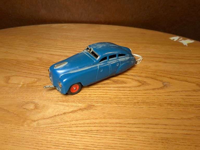Schuco #1750 sedan image