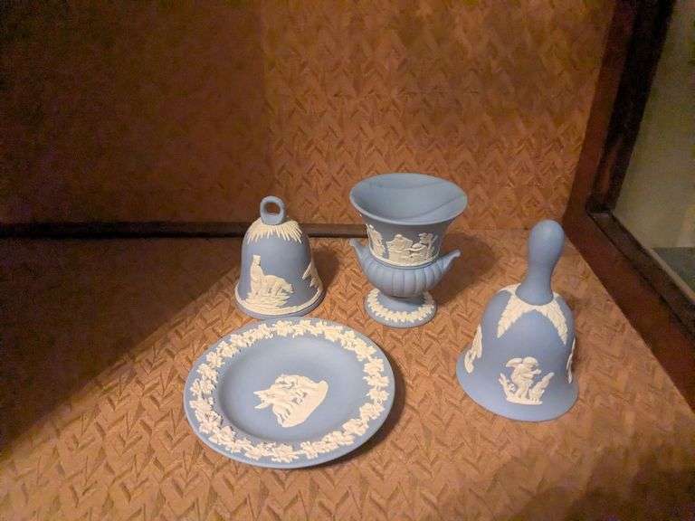 4 Vintage wedgewood jasperware items image