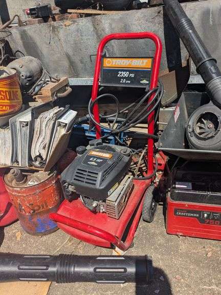 Troy-Bilt 6.5 HP 2.0 GPM power washer and Hydraulic jack image