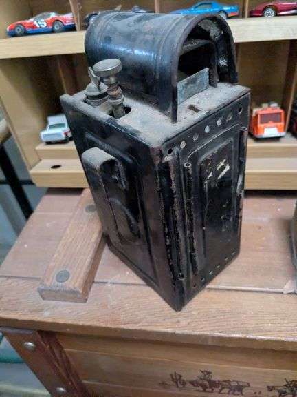 1914 Model T Ford lantern