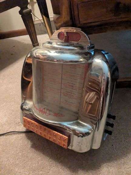 Crosley limited edition radio image