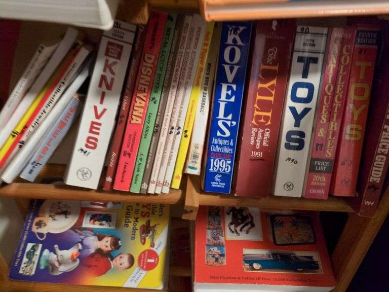 Rack and books: bible, collector books and picture albums