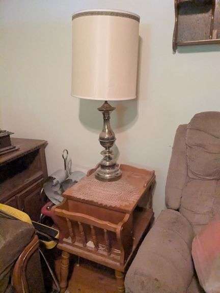 Side table with magazine table (24" x 16" x 22") and lamp image