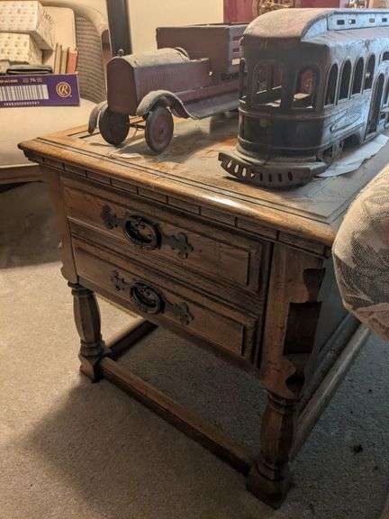 Side table (21" x 21" x 27") image