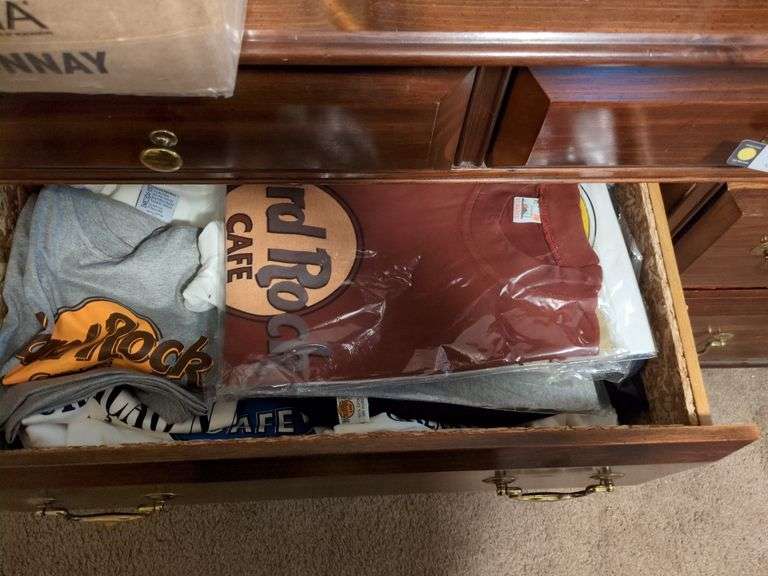 Dresser (34" x 62" x 20") w/mirror (32" x 30") and contents
