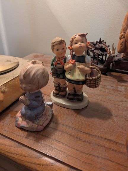 2 Hummel figurines: Kneels in prayer, To market