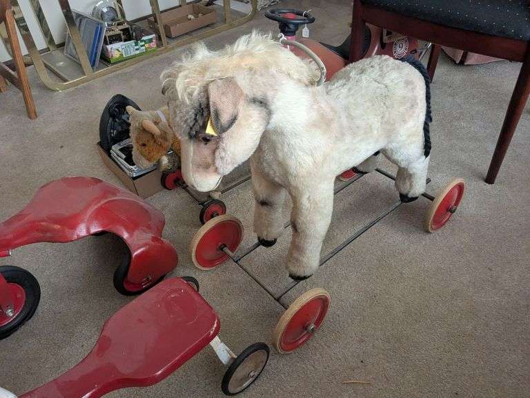 Steiff 1950s wheeled horse image