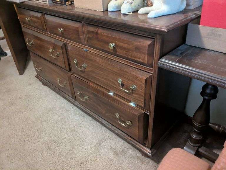 Dresser (34" x 62" x 20") w/mirror (32" x 30") and contents image