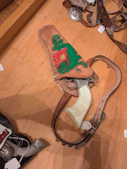 Hubley cap pistol w/ holster and belt image