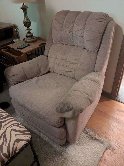 Recliner image