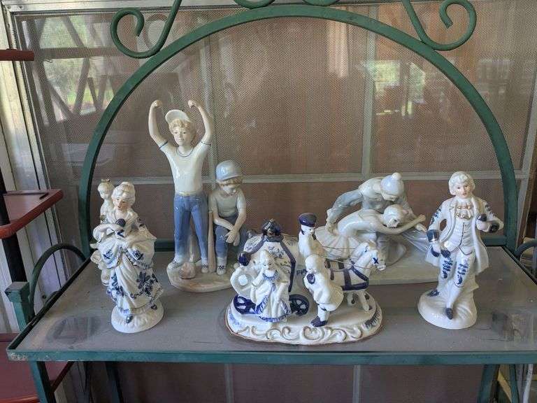 6 figurines: french style, clown, ballerina, baseball image