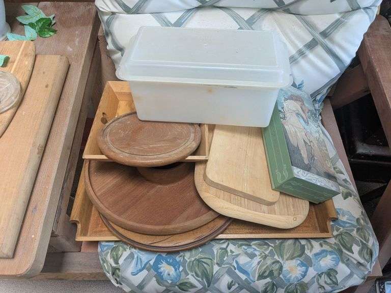 Alphonse Mucha greeting cards, wooden trays, wooden cutting boards, Tupperware container image