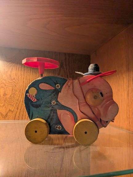 Fisher price #695 pinky pig pull toy