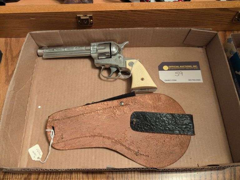 Stallion nickels 38 cap pistol w/ Gene Autry holster
