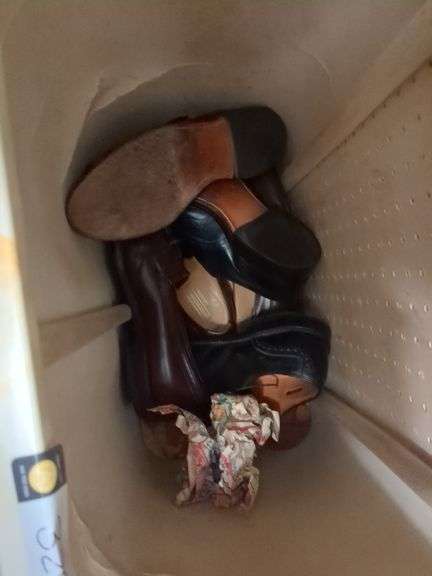 Cowboy boots laundry hamper