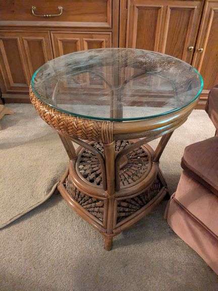 Side table (20" x 22" x 22") image