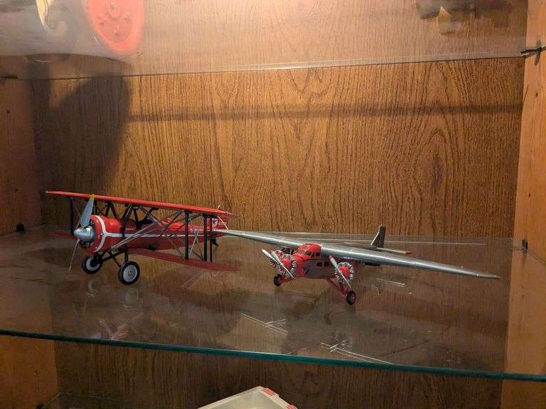 2 toy airplanes image