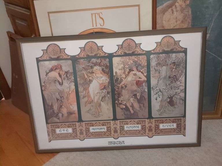 7 pieces of wall art inclding framed photo of the Pope