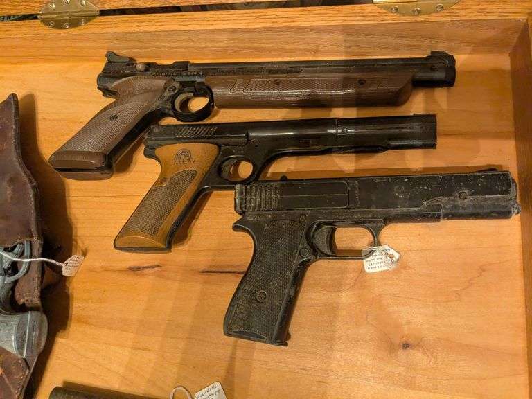 Marksman Repeater .177 caliber pellet pistol, American Classic model 1377 pellet gun 4.5mm .177 caliber, Daisy toy gun image