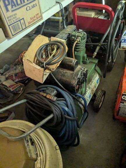 Campbell & Hausfeld air compressor image