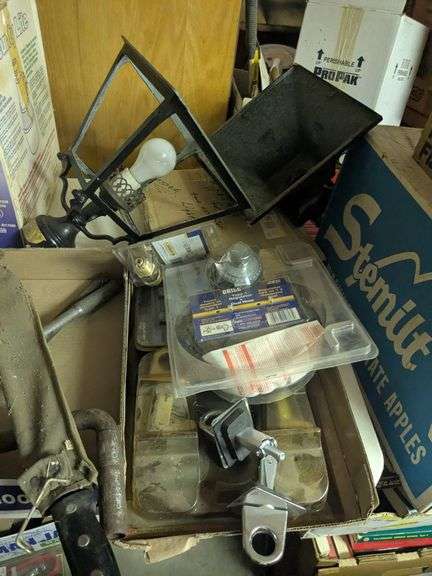 Exterior light, regulator, duel hose, propane tank adapter, tie down anchor points image