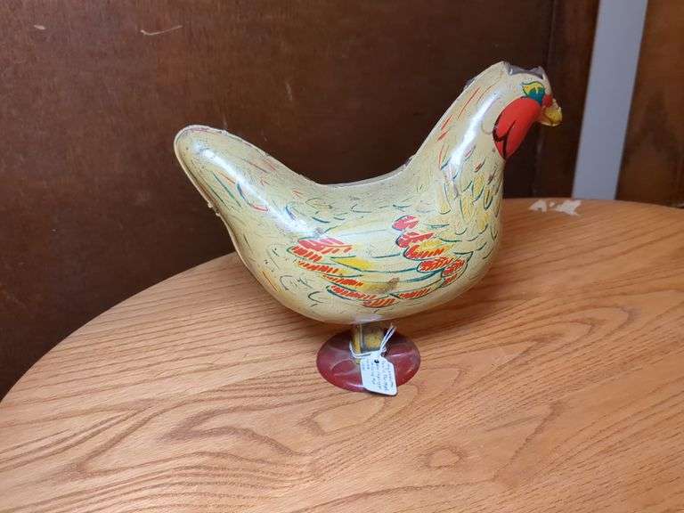Wyandotte Suzy the Hen Lays Eggs 1941