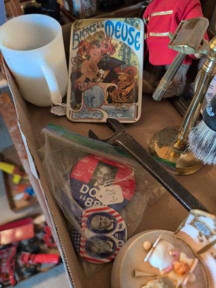 Vintage razor shaving set, howard miller desk clock, Alphonse mucha tray, 1958 snoopy mug and misc
