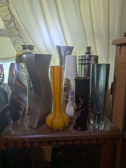Chase chrome coctail shaker and vases image