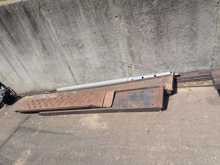 Metal rebar and car ramp scrap image