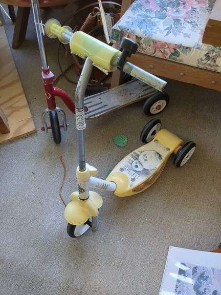 Radio Flyer 3 wheel scooter, Huffy 3 wheel scooter