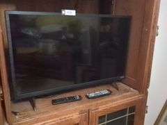 32" Vizio flatscreen and LG DVD and VHS player