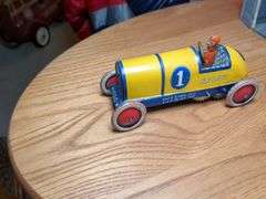Lehmann Marke #772 double car garage w/ Lehmann #772 sedan and Lehmann #760 racer