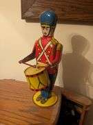 13" Wolverine #27 drum major tin wind up