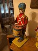 1930s Wolverine #27 drum major tin wind up
