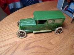 Lehmann Marke #772 double car garage w/ Lehmann #772 sedan and Lehmann #760 racer