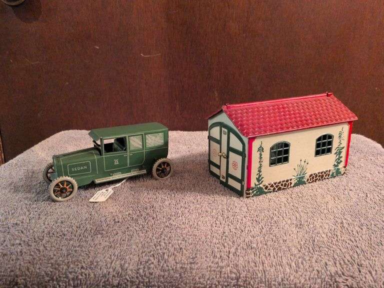 Lehmann Garage #771 and Sedan #765 image