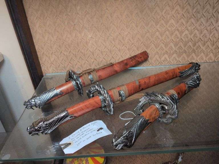 3 China Oriental daggers image