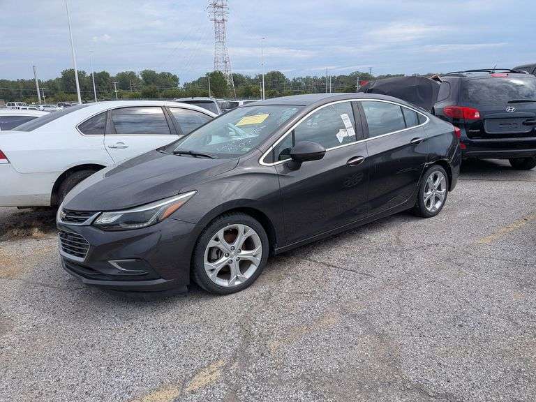 2017 CHEVROLET CRUZE image