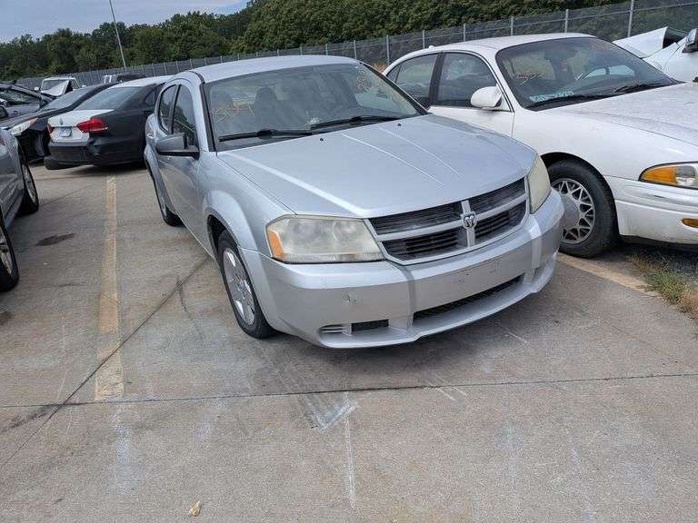 2010 DODGE AVENGER image