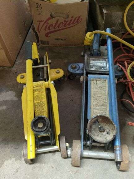 Floor Jacks image